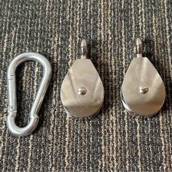 Rope 3/8 inch x 100 ft Braided Red Polypropylene Rope / Hook / 1-1/4" Pulley x2 - Picture 3 of 13